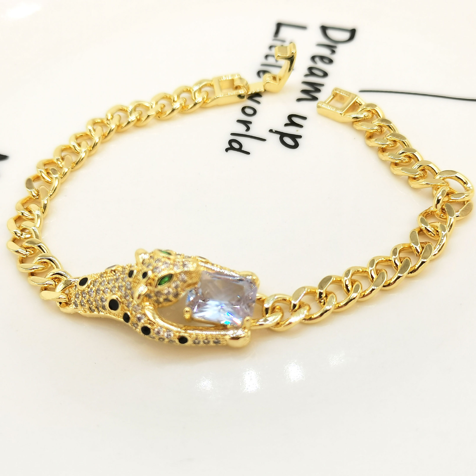 The exaggerated hip-hop Cuban chain bracelet from Europe and America is trendy for both men and women, with a cold and individualized style. The zircon leopard head bracelet is fashionable pic 10