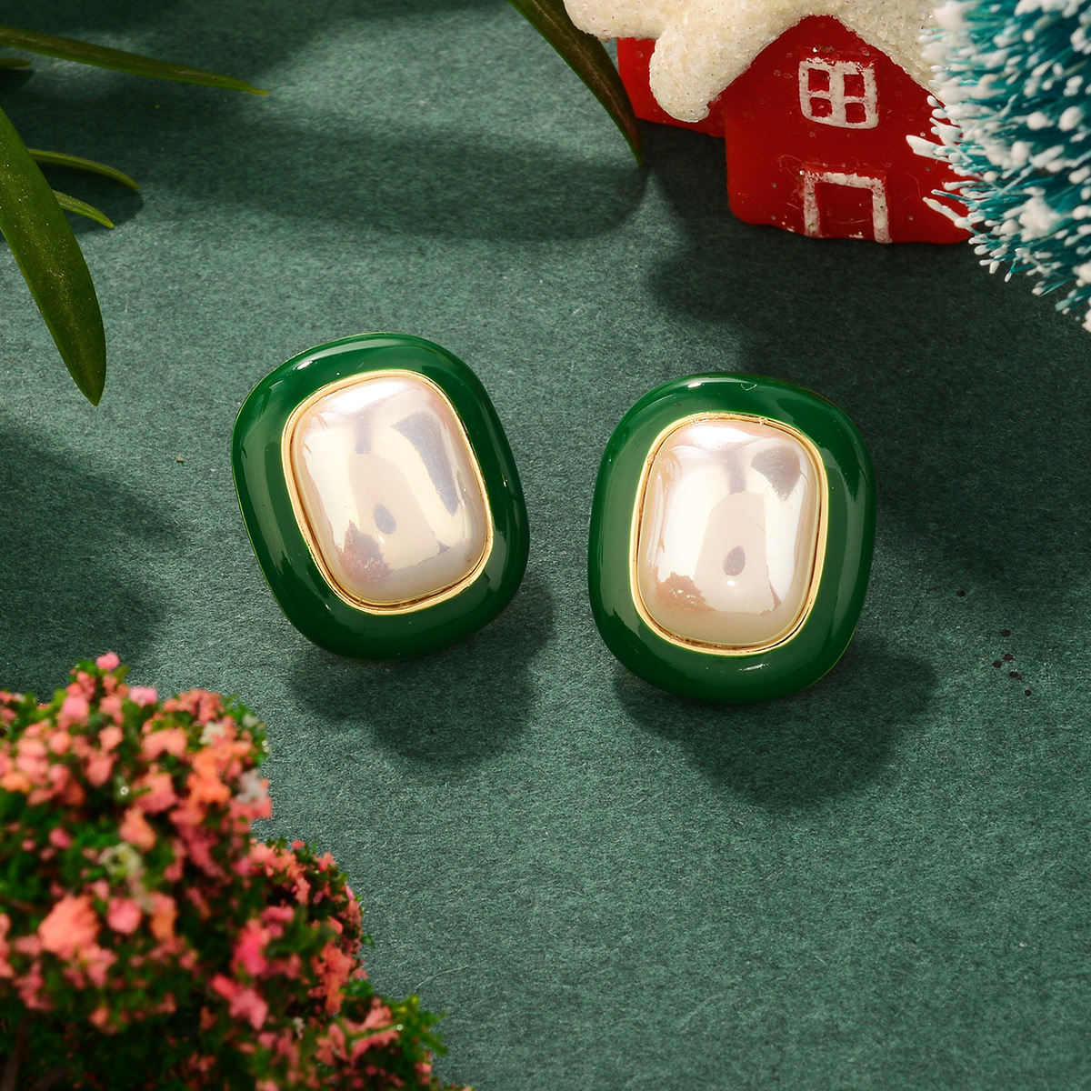 Light luxury and niche green Christmas 2024 French high-end triangular pearl earrings, new trendy silver needle color-preserving stud earrings pic 20