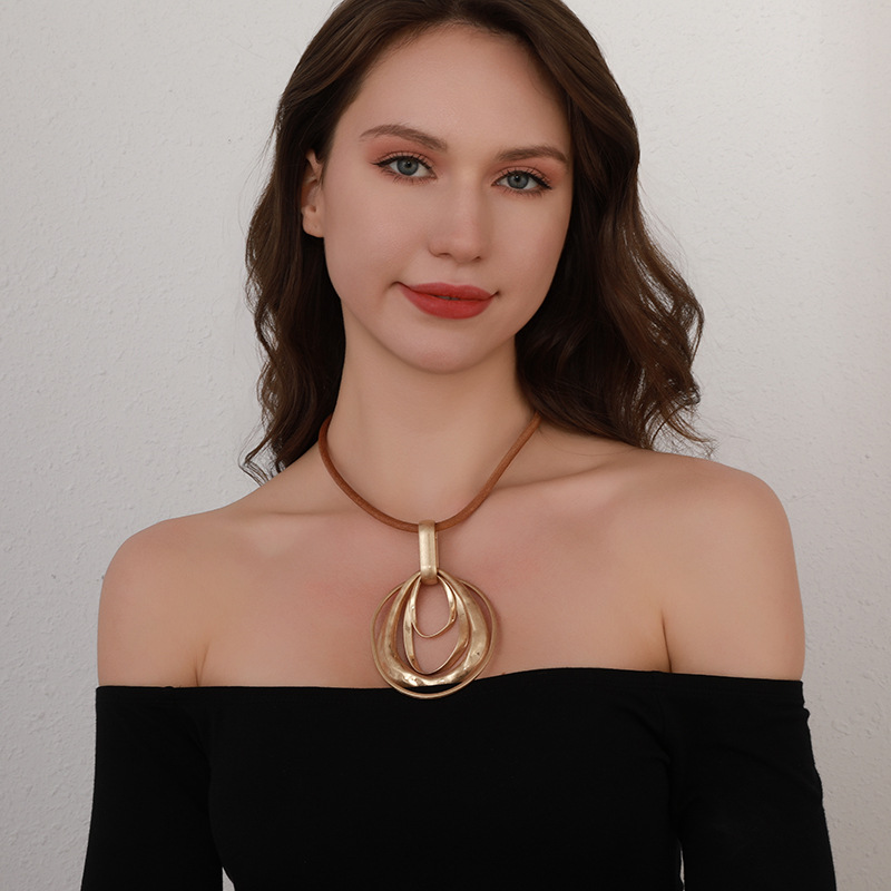 跨境亚马逊专供新款圆形吊坠短项链不规则多层复古时尚项饰锁骨链详情4