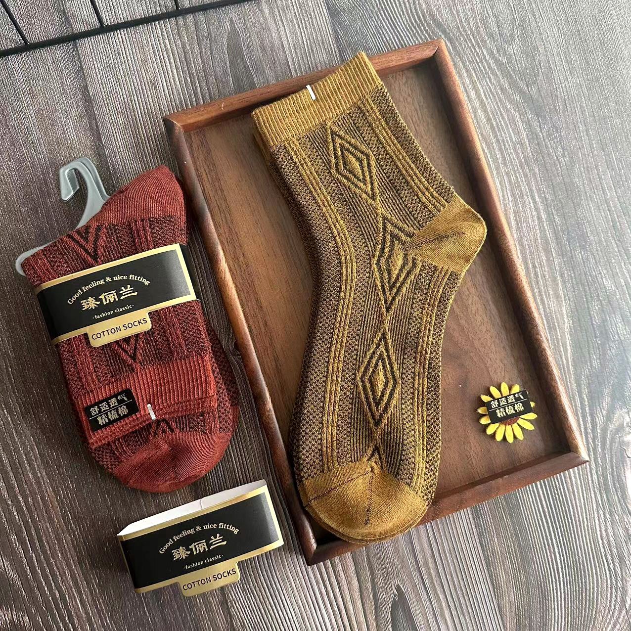 25新款诸暨袜子女秋冬中筒袜韩国穿搭女袜运动袜长袜男女棉袜批发详情16