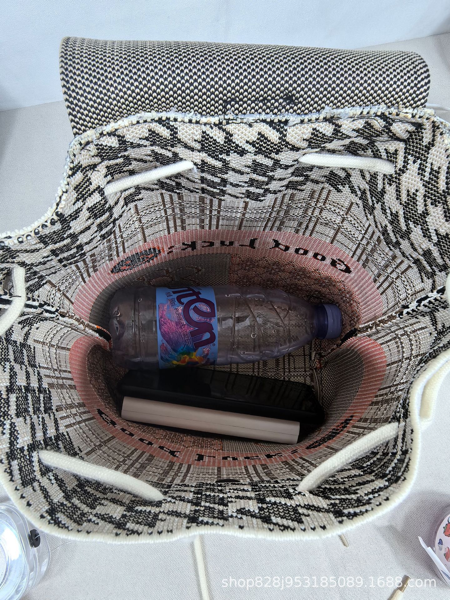 新款ins网红卡通便携通用百搭针织抽绳双肩包手拎包可编logo包包详情1