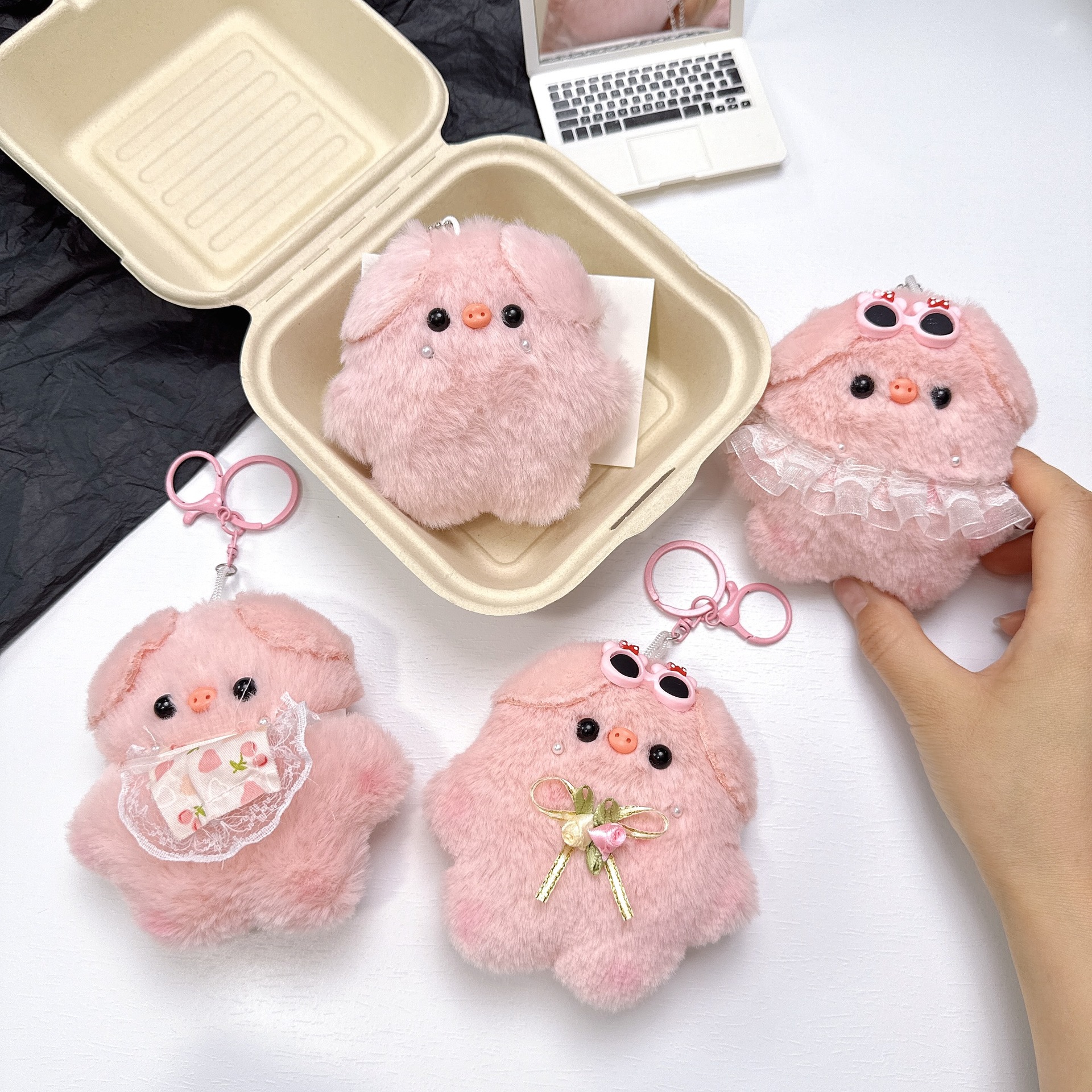 吱吱叫可爱小猪挂件墨镜猪裙子猪毛绒钥匙扣摆摊娃娃机公仔批发详情2