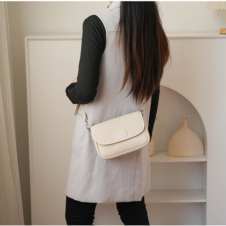 潮流女包包2025新款跨境外贸纯色PU斜挎包女小包女士单肩包小方包详情7