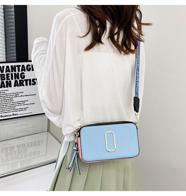 The 2024 new style of European and American simple, retro and fashionable camera bag for foreign trade features a trendy and niche design with a letter crossbody bag pic 6