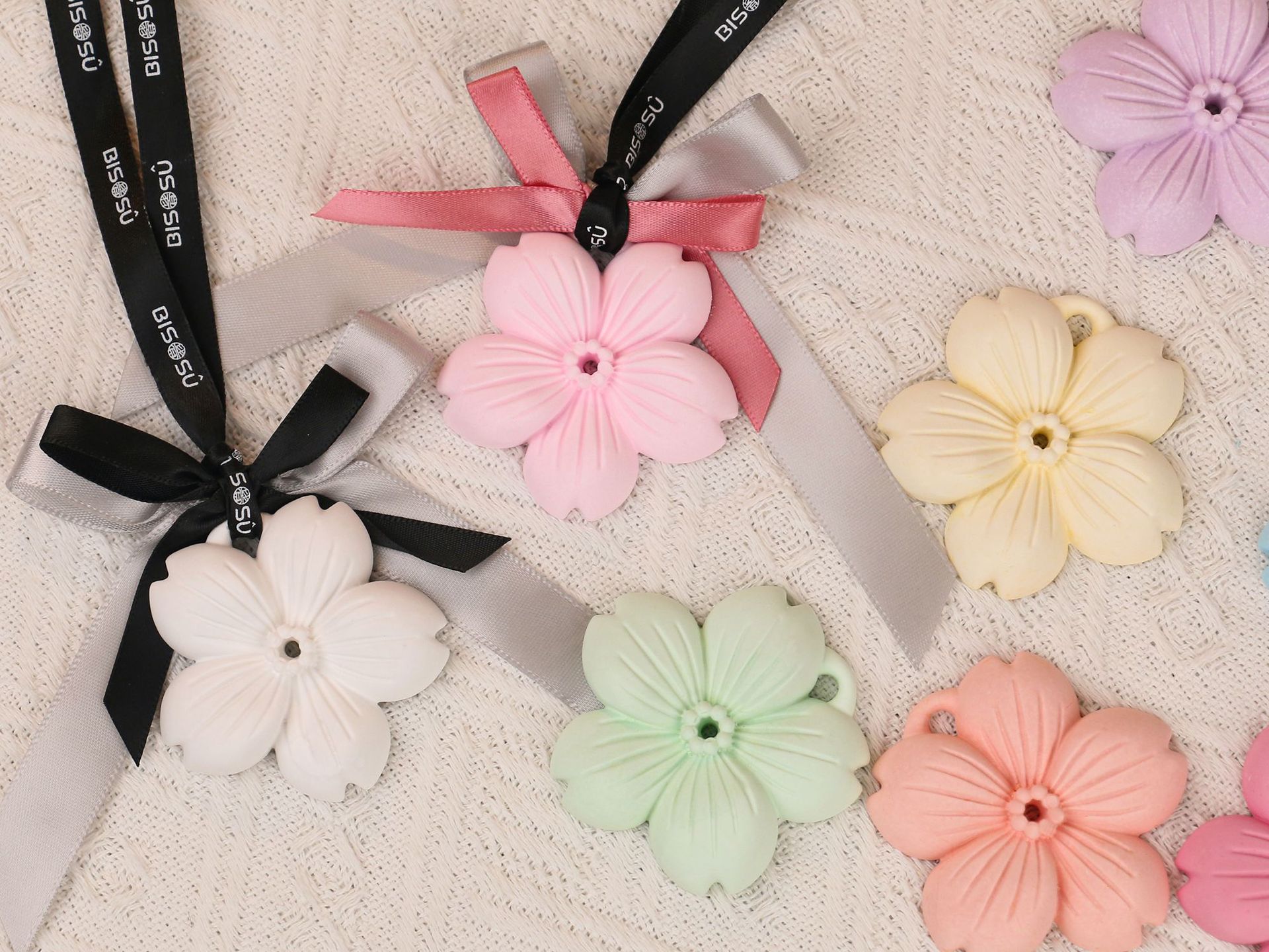 Pink cherry blossom gypsum scented hanging pieces, home wardrobe, shoe cabinet, kitchen cabinet, entrance hall scented hanging wax pieces, car scented hanging pieces pic 1