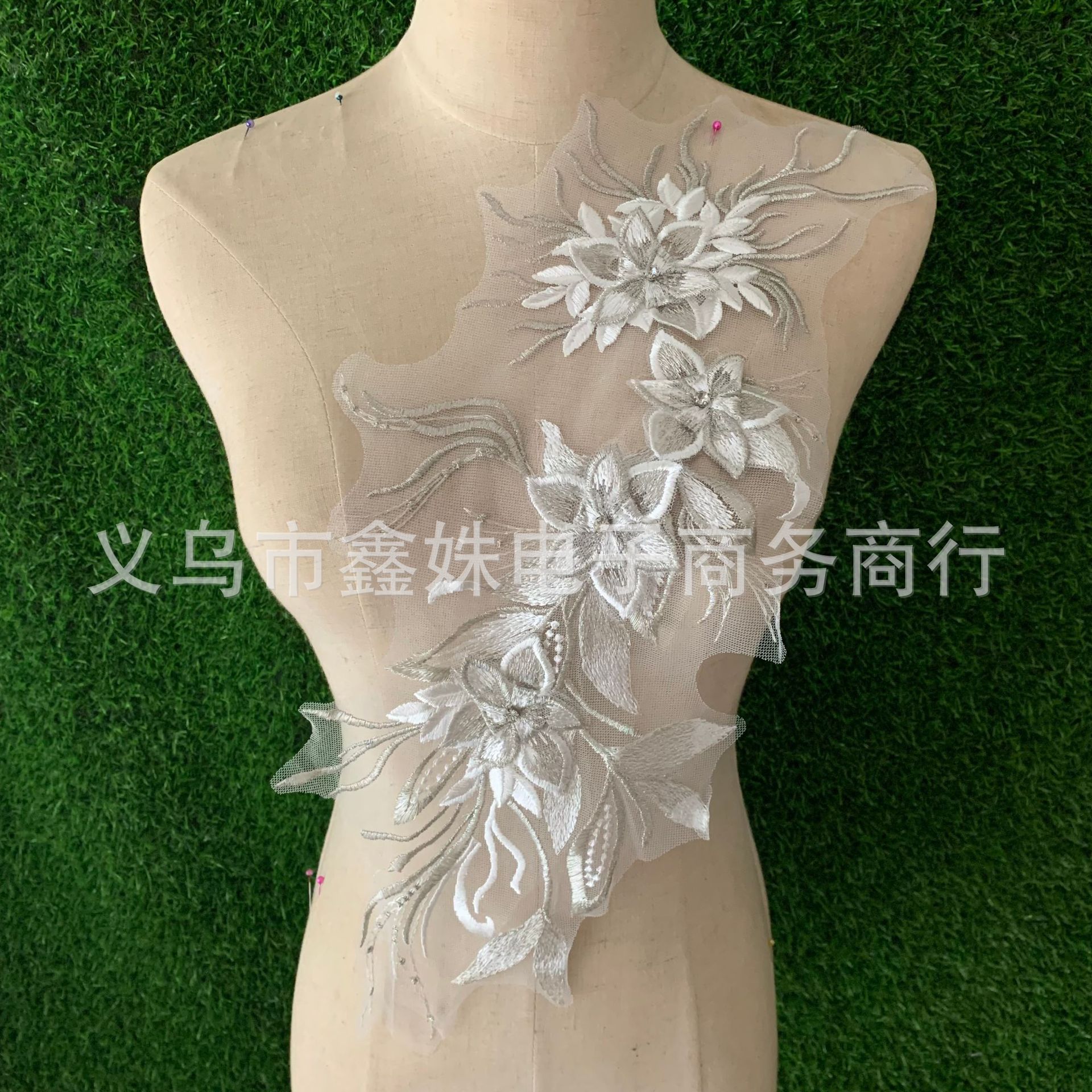 多色立体刺绣蕾丝贴花diy童装婚纱服装辅料详情3