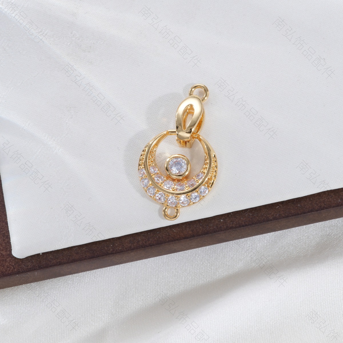 Copper-plated 18k gold color-preserving micro-inlaid zirconium crescent-shaped pendant, connecting buckle, bracelet, necklace clasp, DIY jewelry accessories pic 11