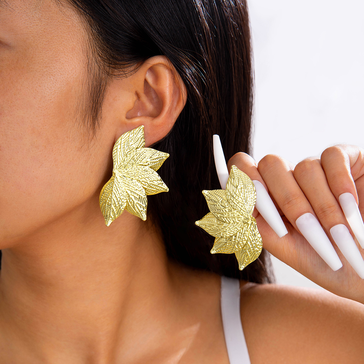 欧美跨境个性金色树叶扇子肌理耳环创意夸张复古花朵重金属风耳钉详情2