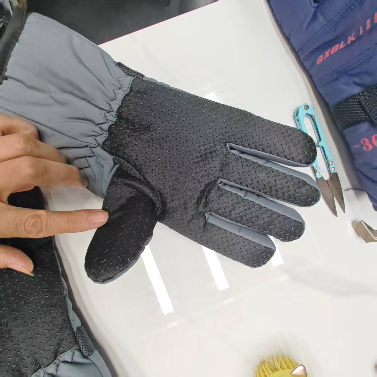 2025 nuevos guantes de esquí al aire libre 3M con capucha interior alpinismo impermeable y cálido touch screen guantes con capucha a prueba de viento pic 11