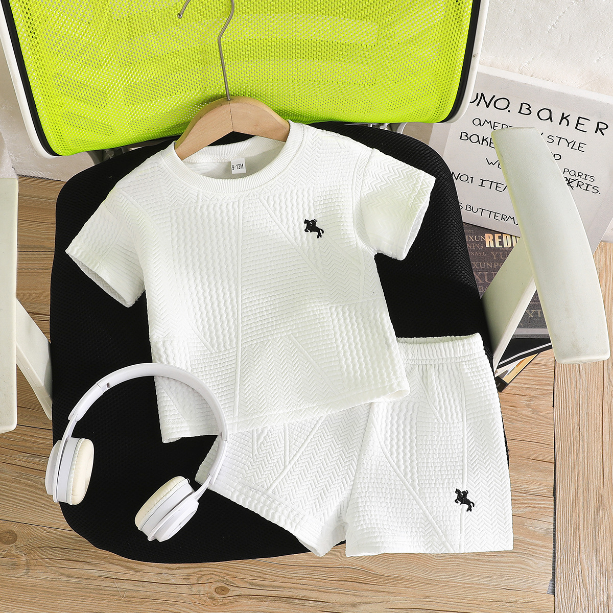 A simple and comfortable embroidered T-shirt and shorts set with horse racing patterns for boys aged 0-3 years old, a new summer sports outfit pic 4