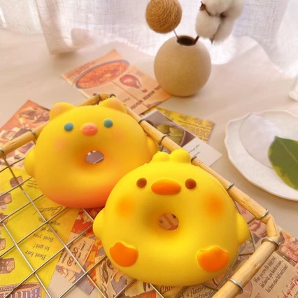 squishy面包吐司湿软慢回弹减压玩具网红爆款吸手指慢回弹捏捏乐详情1