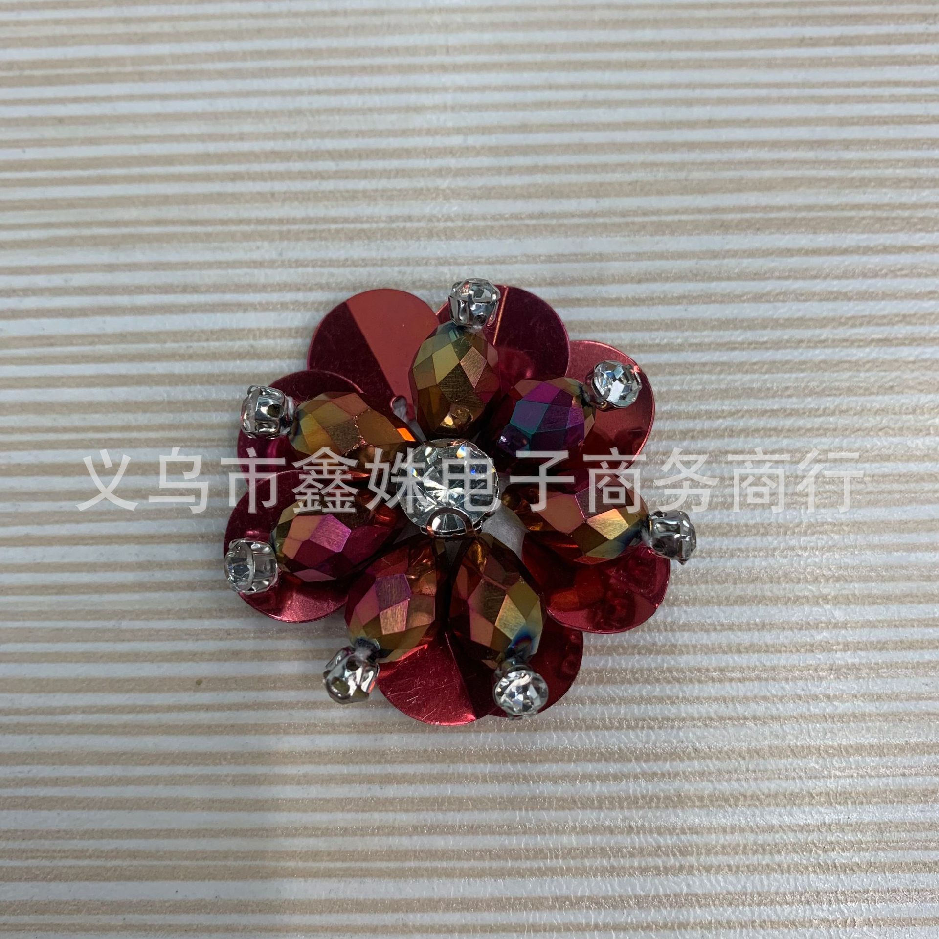 Камелия из гирлянды, гвозди с бусами, аксессуары DIY pic 1
