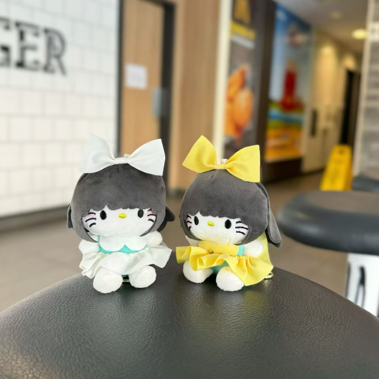 Wholesale of best-selling cartoon kt dress-up little cat plush pendants, schoolbags, keychains, cute dolls, toy bags and pendants pic 4
