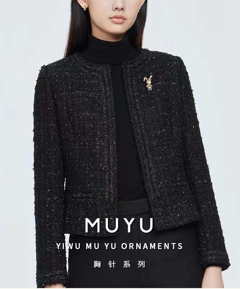 Cute pearl little rabbit brooch, New Year of the Rabbit gift, suit sweater pin accessory, fashionable and versatile brooch pic 5