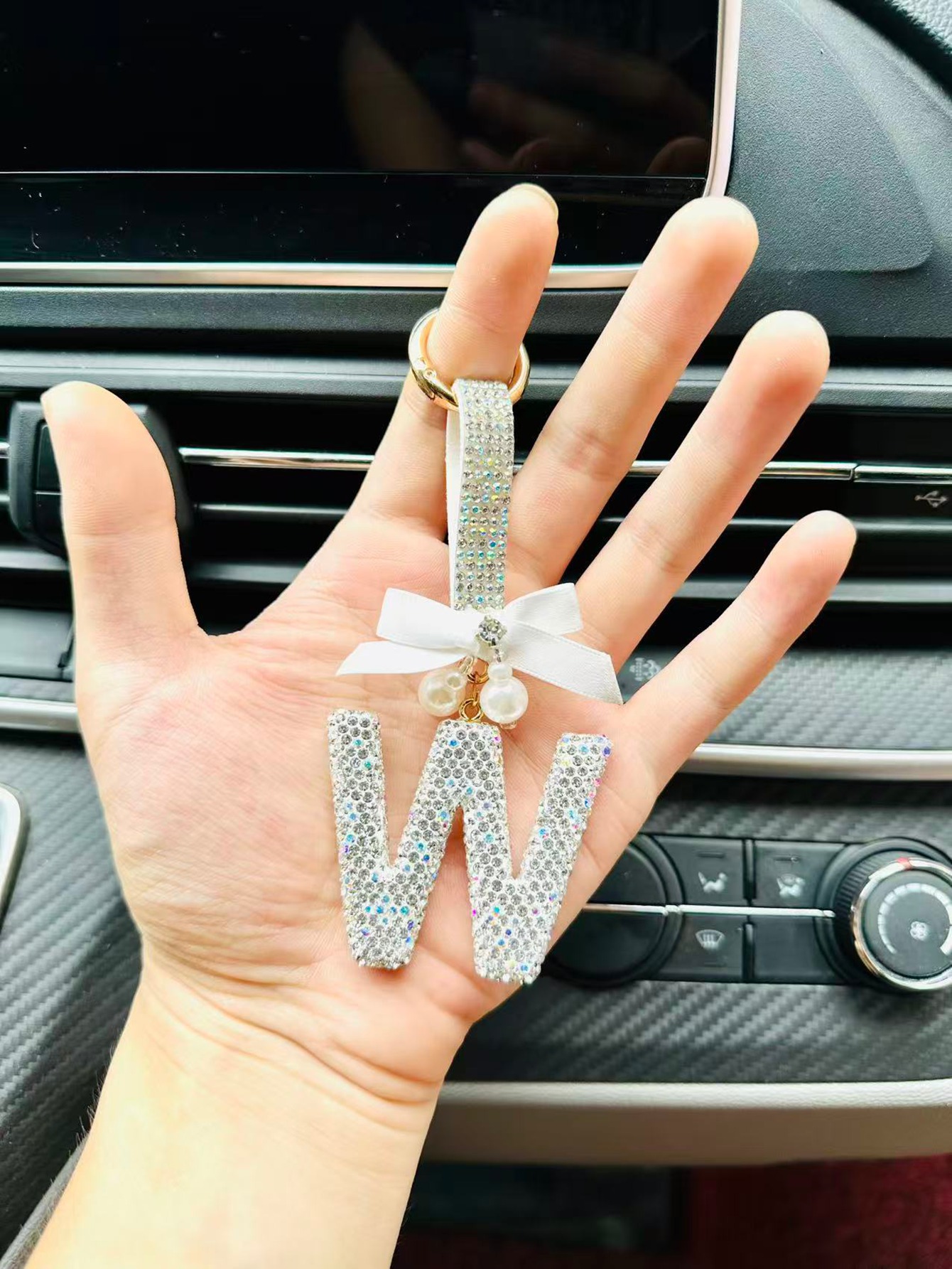 创意陶泥满钻蝴蝶结英文字母钥匙扣包包挂件汽车摆件字母装饰品详情3