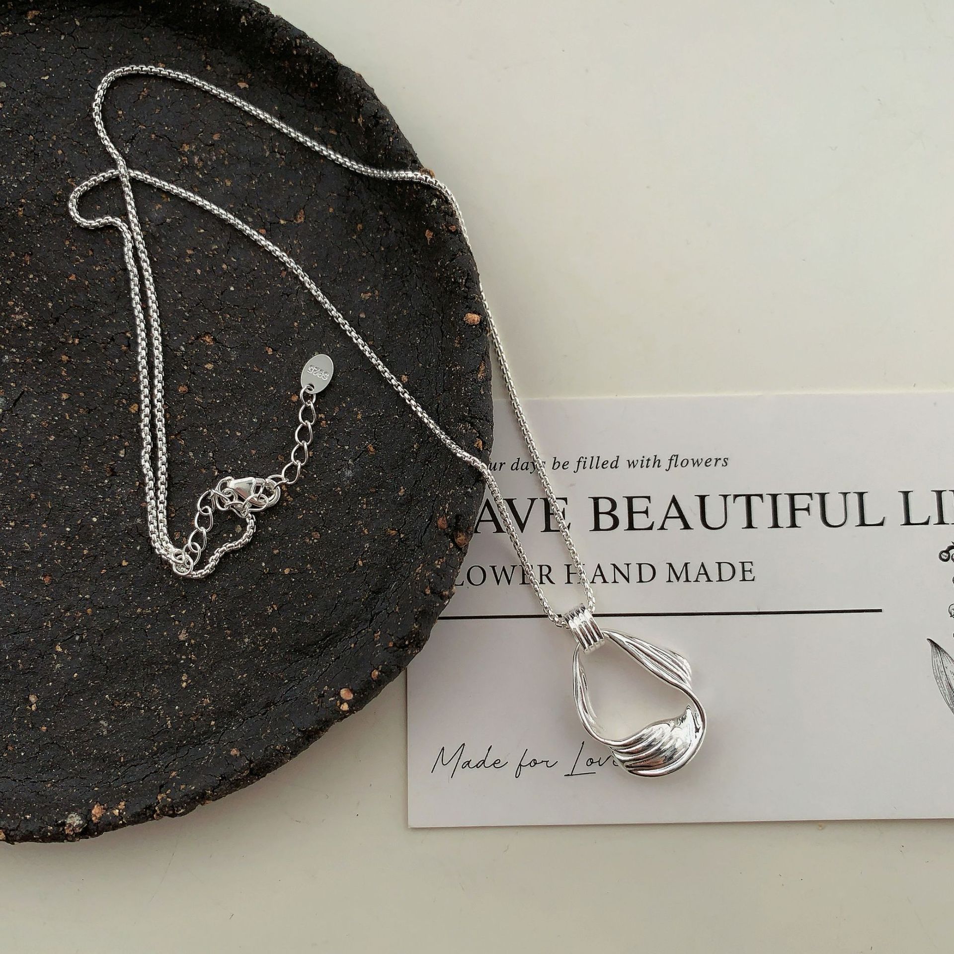 French twist 12.31 multi-layer circle necklace for women, s925 sterling silver ins design, high-end and elegant, collarbone chain, cold style pic 4
