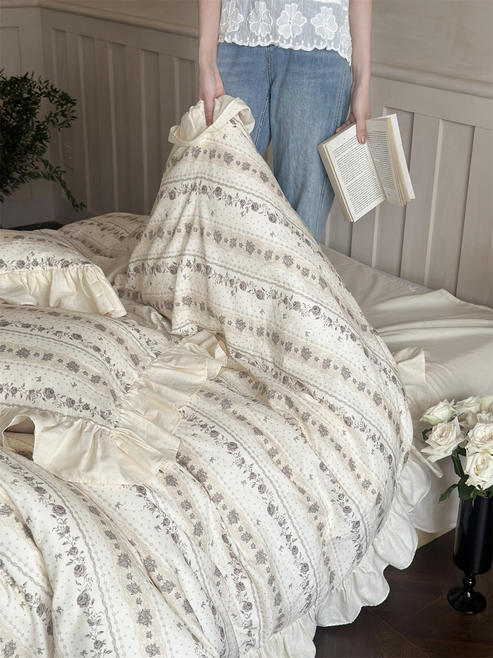 Romantic rose print French retro A Class all-cotton double-layer yarn four-piece set pure cotton retro lace duvet cover bed sheet pic 10