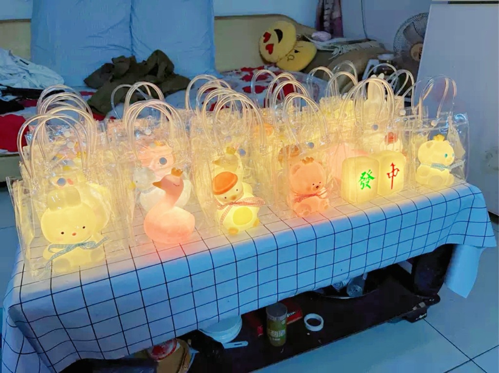 爆款网红摆摊小商品发光玩具批发夜市公园地摊儿童小夜灯活动礼物详情5