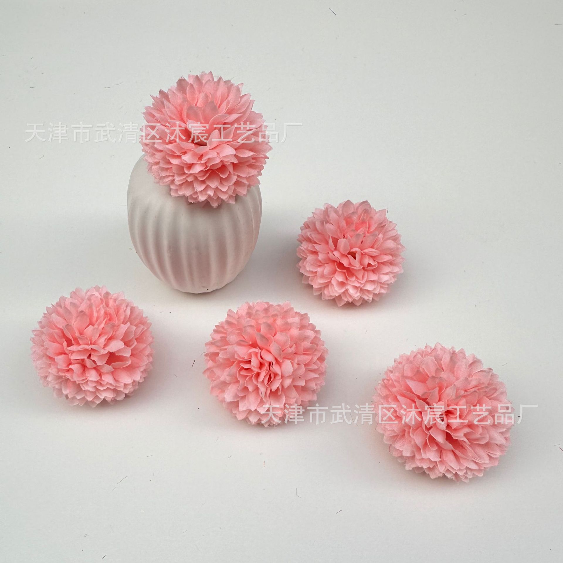 Wholesale of simulated table tennis chrysanthemum flowers, 4 cm small balls, multi-layered chrysanthemums, DIY clothing, corsages, headwear accessories, artificial flowers, office cultural atmosphere decoration, decorative ribbons and ribbons pic 7