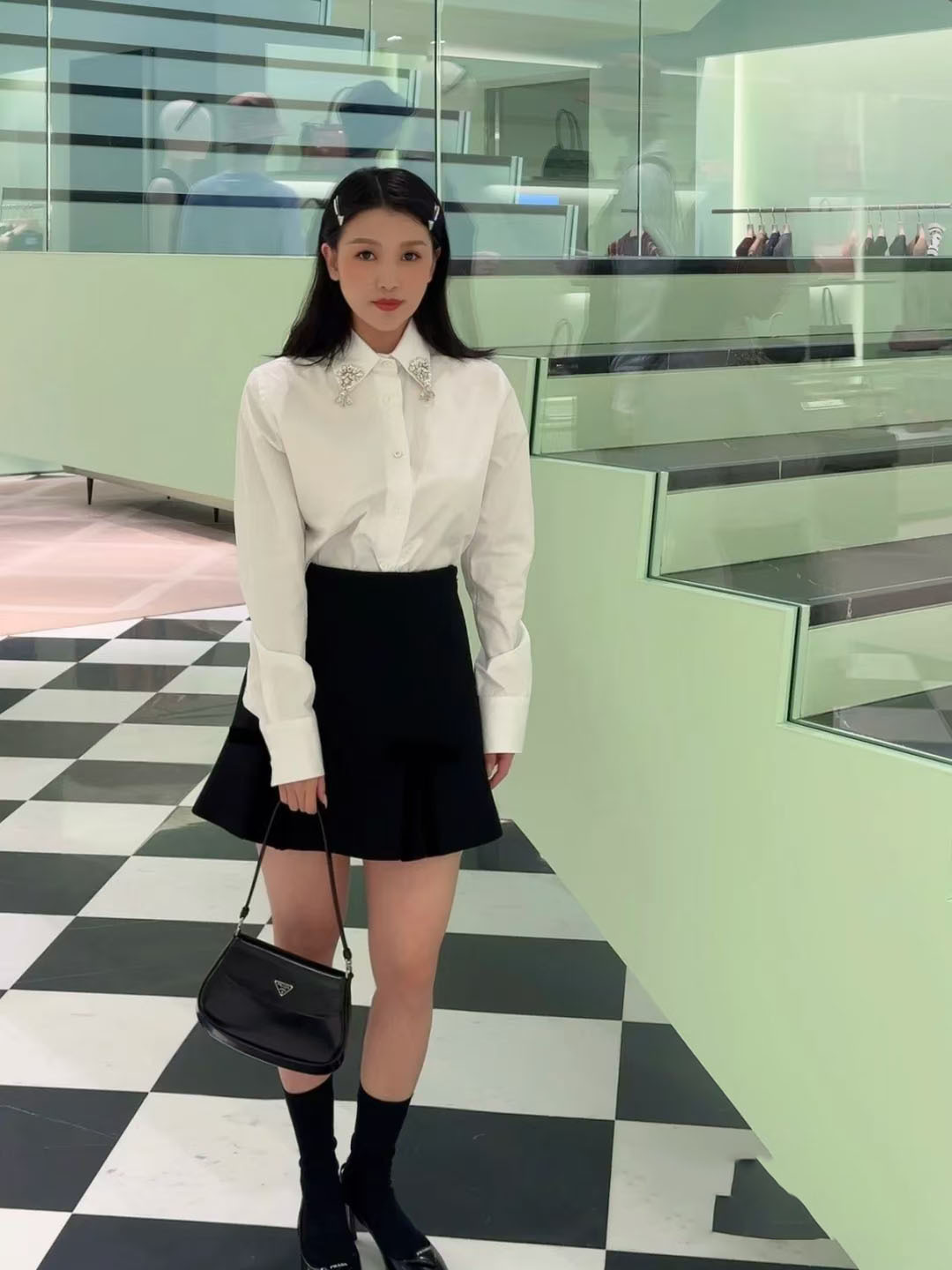 新款高品质P家少女风重工镶钻POLO领百搭简约长袖短款衬衫女详情8