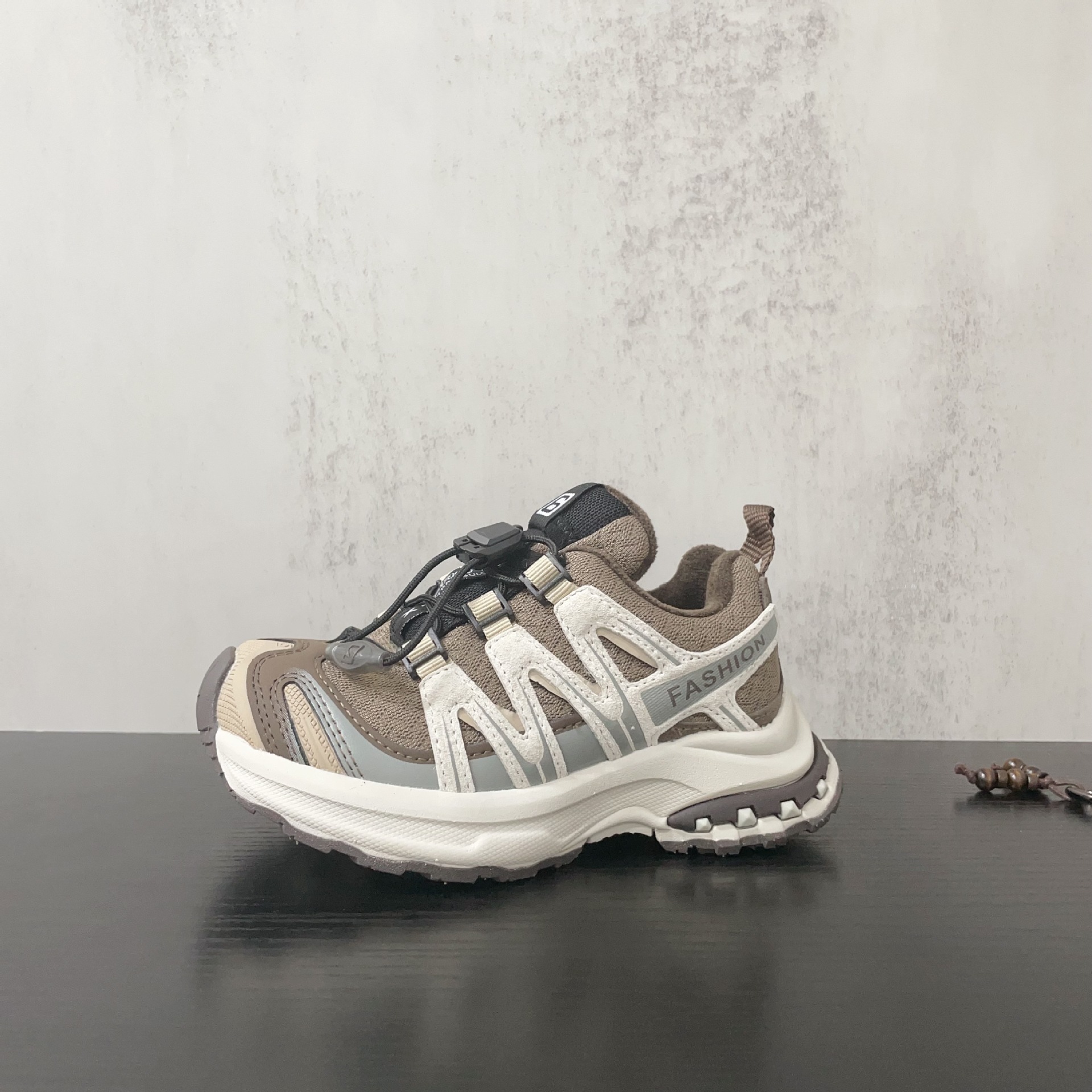 Classic color-blocked pattern decorative spliced drawstring fleece warm sports shoes for men and women in winter 2025 pic 5