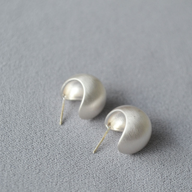 欧美小众设计黄铜空心半球拉丝镀金镀银ins高级感925银针耳钉耳饰详情4