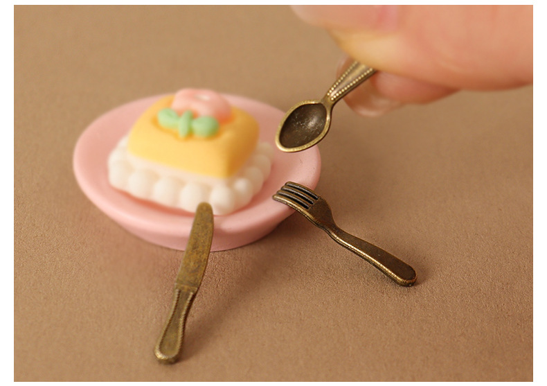 Dollhouse miniature classic knife, fork and spoon tableware simulation mini dollhouse scene model Decorative small ornaments pic 6