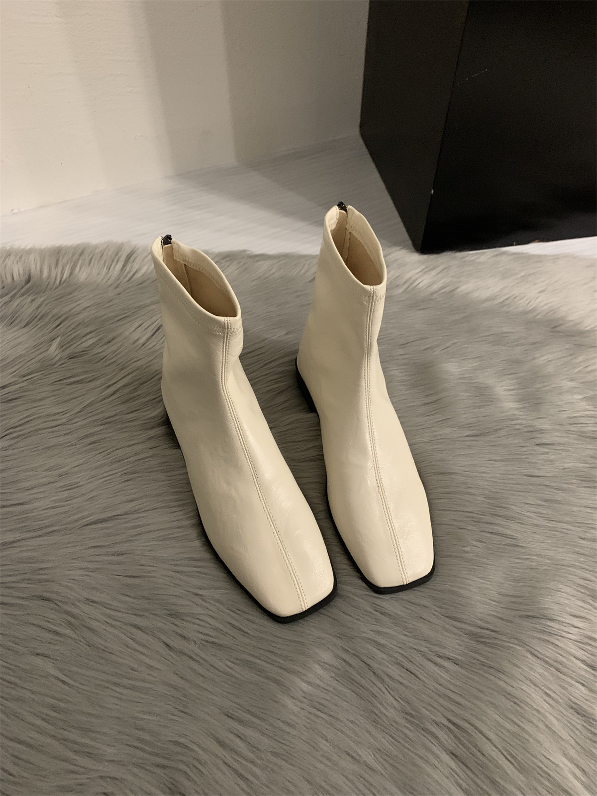 2024秋冬季新款极简软皮方头百搭低跟马丁靴女后拉链平底瘦瘦短靴详情13