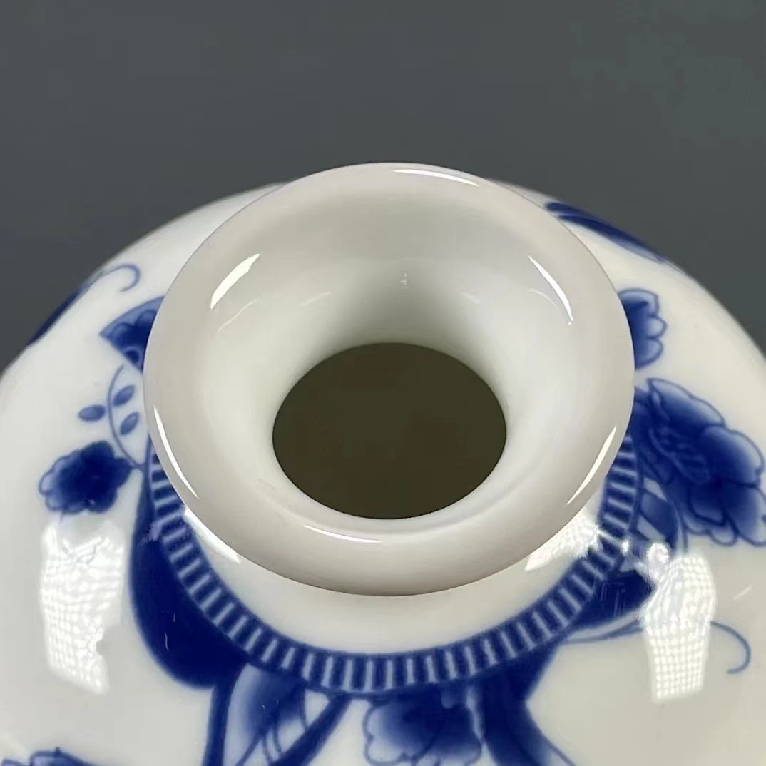 Blue and white porcelain mini vases, ceramic ornaments, Chinese-style vases, Jingdezhen vase wholesale, small ceramic vases and flower vases pic 2