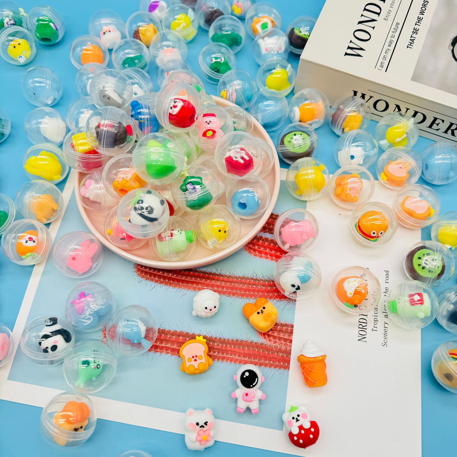 现货供应惊喜扭蛋公仔套装迷你扭蛋机卡通幼儿园儿童创意潮酷扭蛋详情6