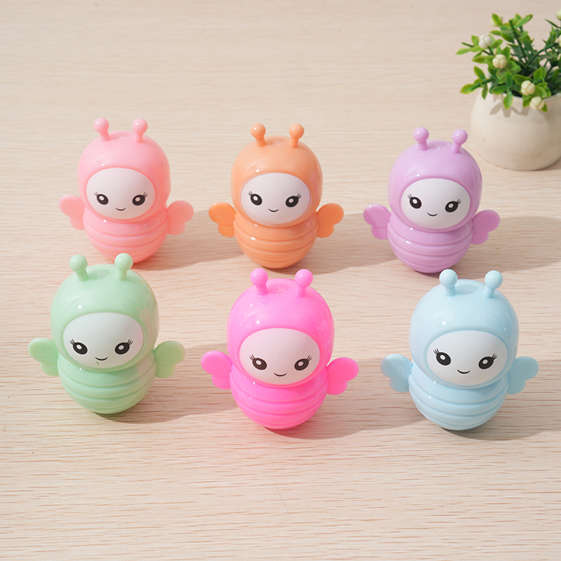 跨境外贸出口保湿滋润唇膏 创意宇航员学生卡通补水不脱色润唇膏详情7