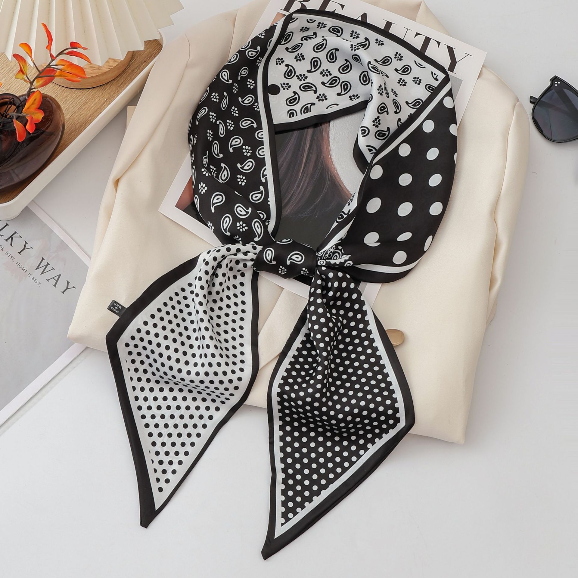 欧美风2025爆款斜角飘带长条丝巾工厂批发时尚格子纹防晒围巾领巾女装配饰详情3