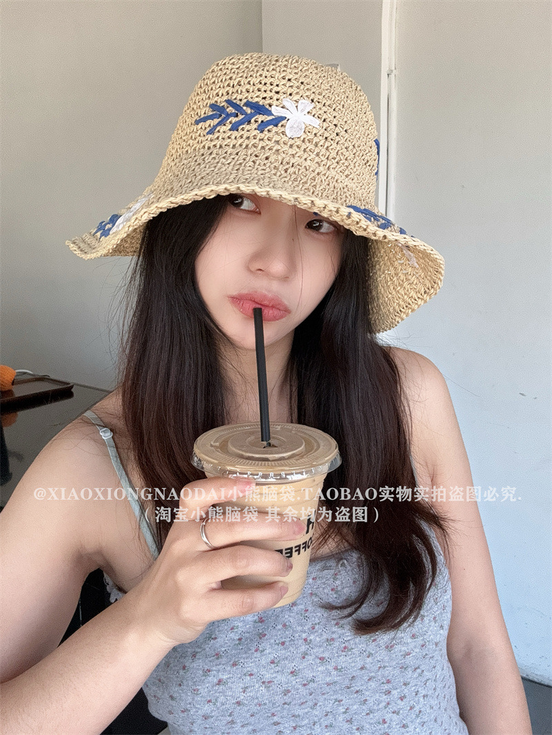 A large-brimmed straw hat for women, a summer handcrafted hook flower vacation beach sunshade straw woven sun hat, sweet and versatile, a small hat that shows off your face pic 1