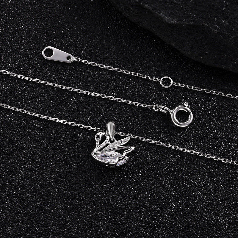 Zhuoheng Zhenxuan s925 Pure Silver Clover Necklace with micro-inlaid zircon, exquisite and compact design, fashionable little dress necklace for women pic 10