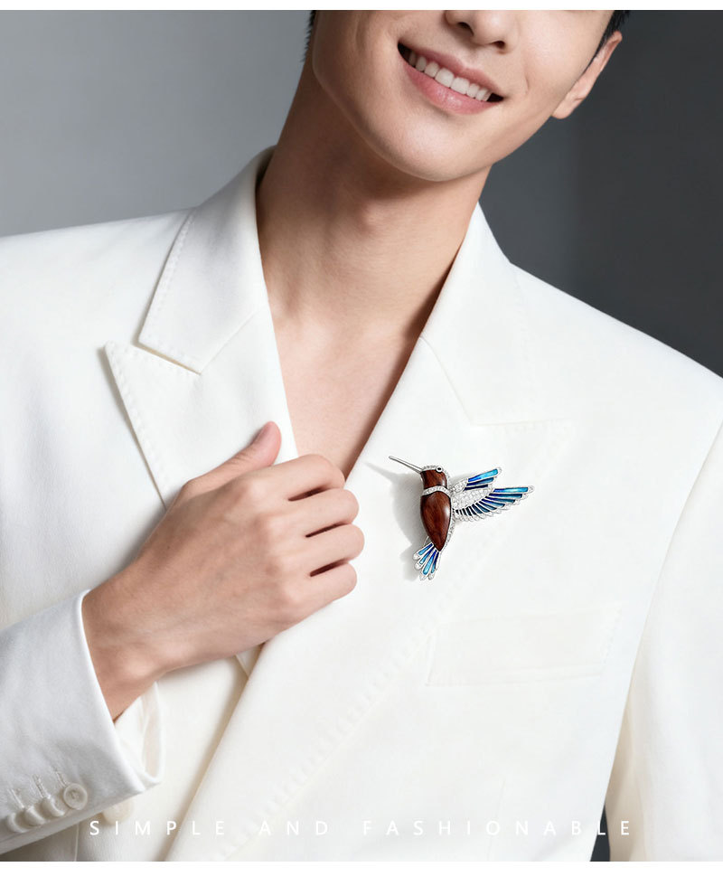 Original design wood grain color wing hummingbird brooch, dual-purpose light luxury copper alloy, real gold electroplated and set with zircon pin, dual-purpose pic 12