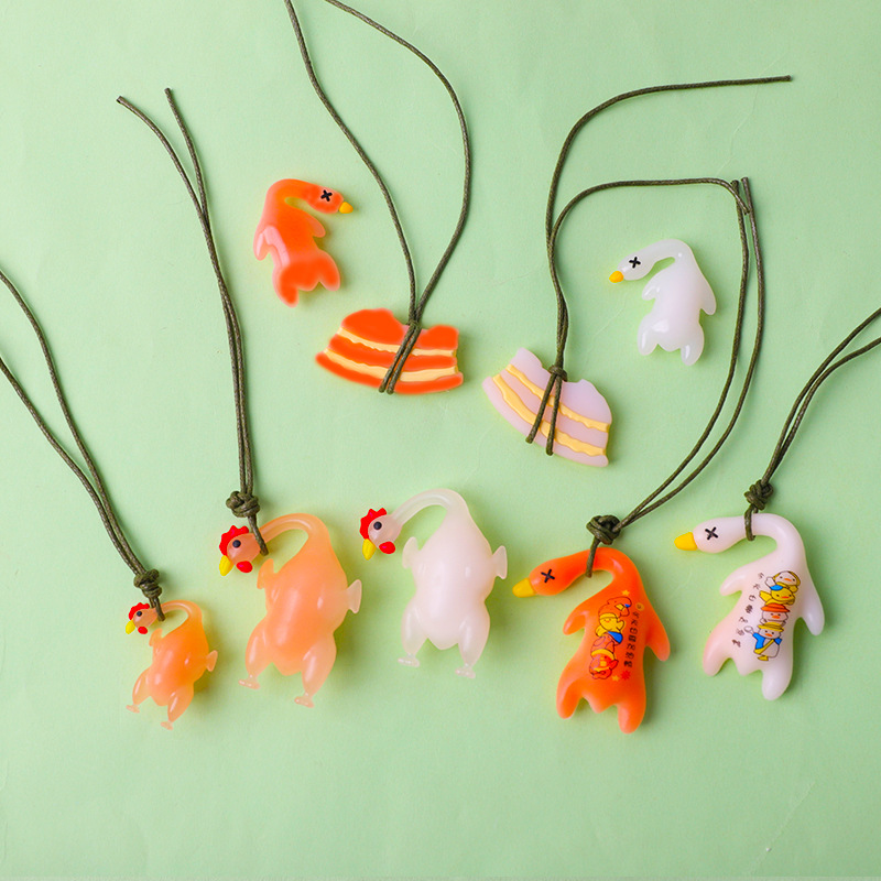 网红车载变色烤鸡汽车挂件创意后视镜秋千小鸡挂饰可爱车内摆件详情4