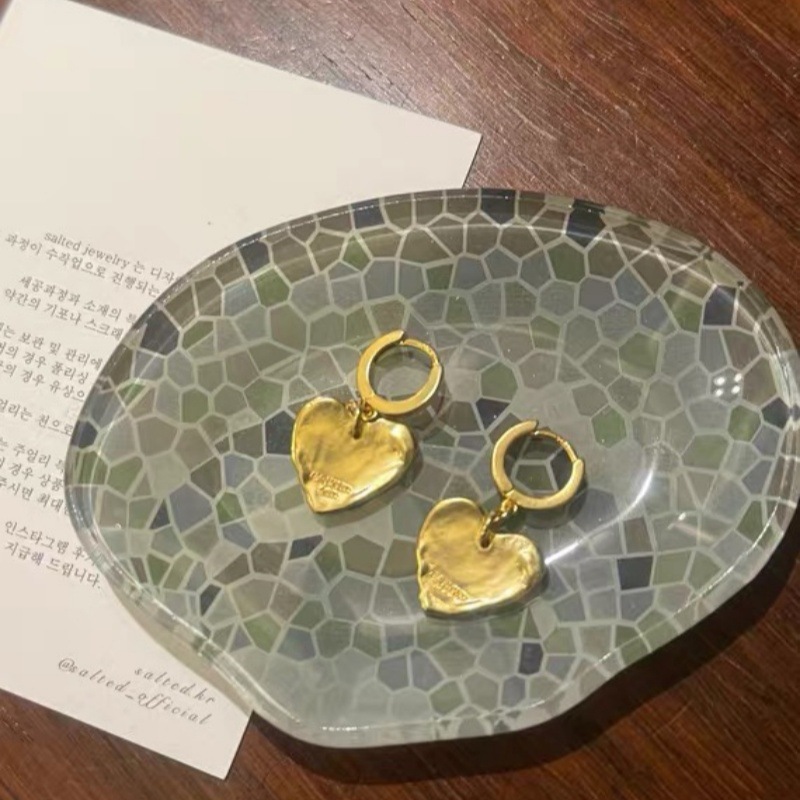 韩国fever博主同款爱心耳环女复古小众设计磨砂熔岩桃心吊坠耳钉详情5