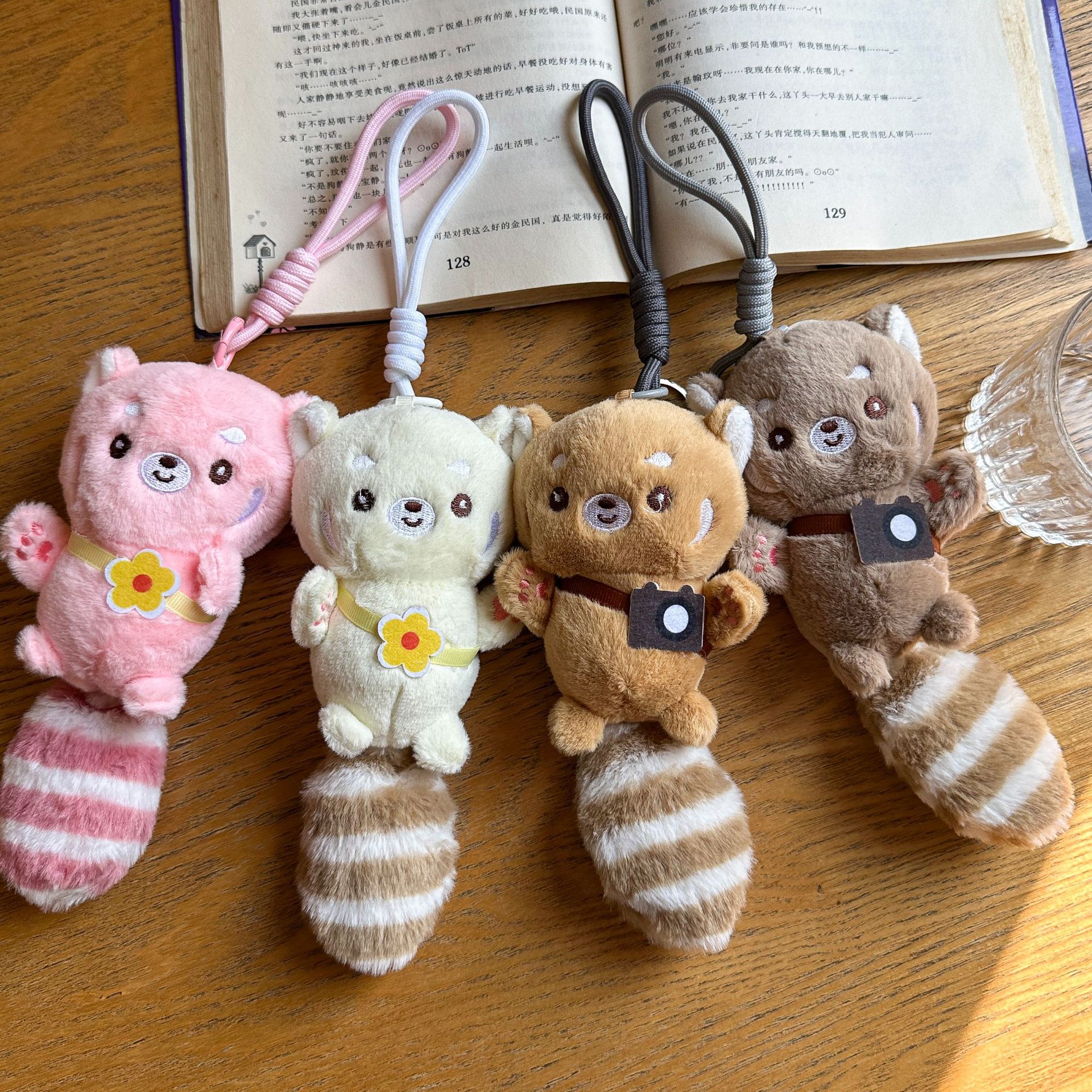Cross-border bestsellers: Cute cartoon big-tail raccoon pendants, bags, keychains, plush pendants, ornaments, toys pic 10