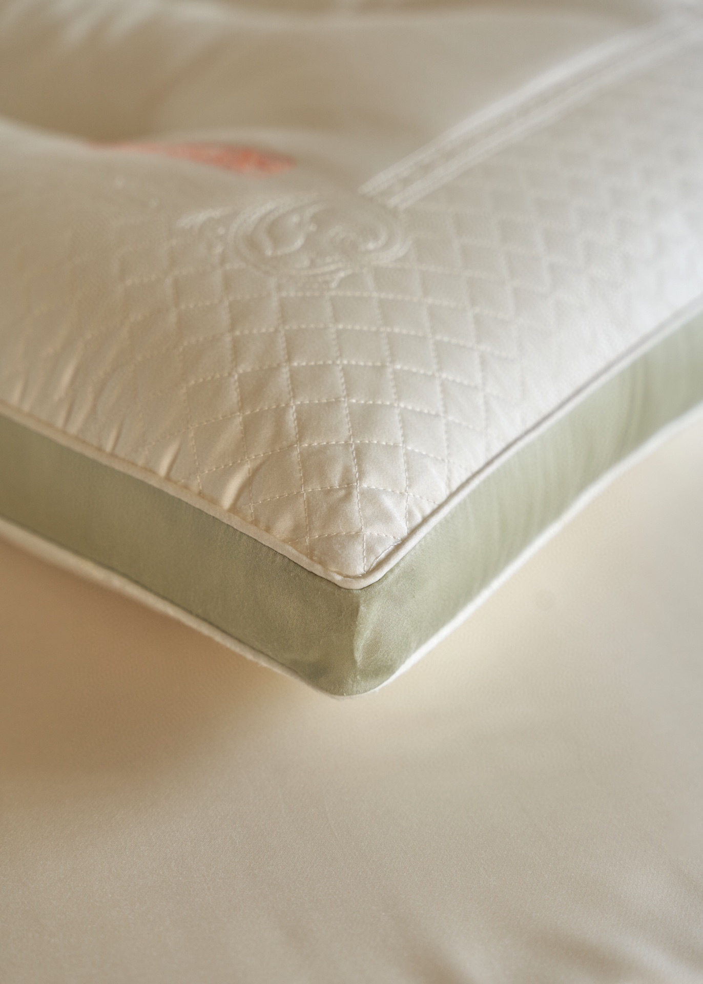 Wuhao Tea Latex pillow, Tea polyphenol tea-scented Tencel pillow, medium and low profile pillow, cervical spine Protection pillow, one piece for delivery pic 10