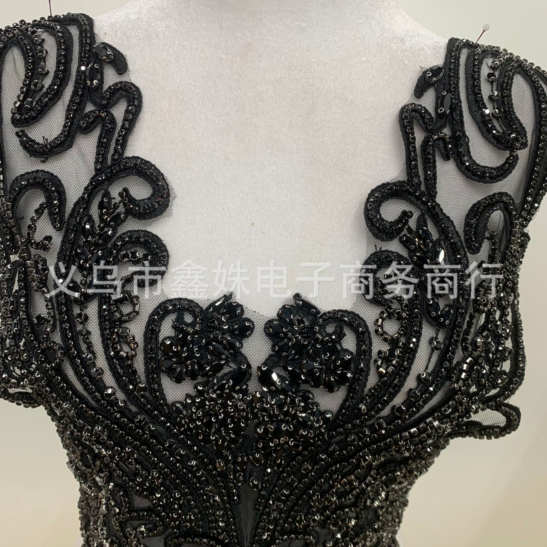 Hand-stitched tight-fitting wedding dress and evening gown, crystal decals, high-end rhinestone clothing accessories pic 10