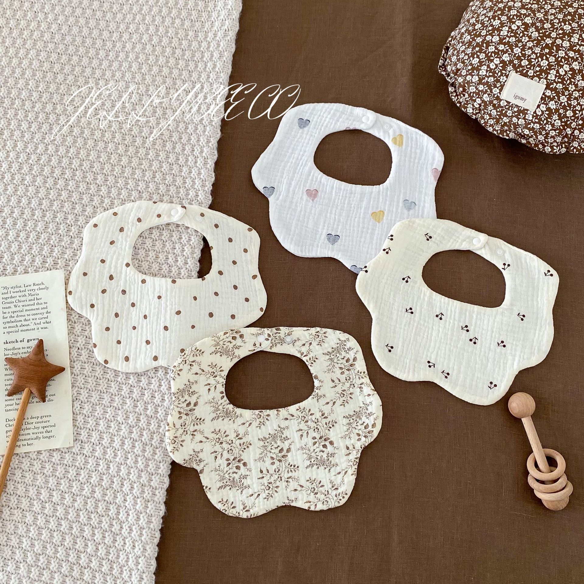 花瓣宝宝围嘴新生婴儿口水巾A类纯棉纱四季吸水围脖跨境详情2