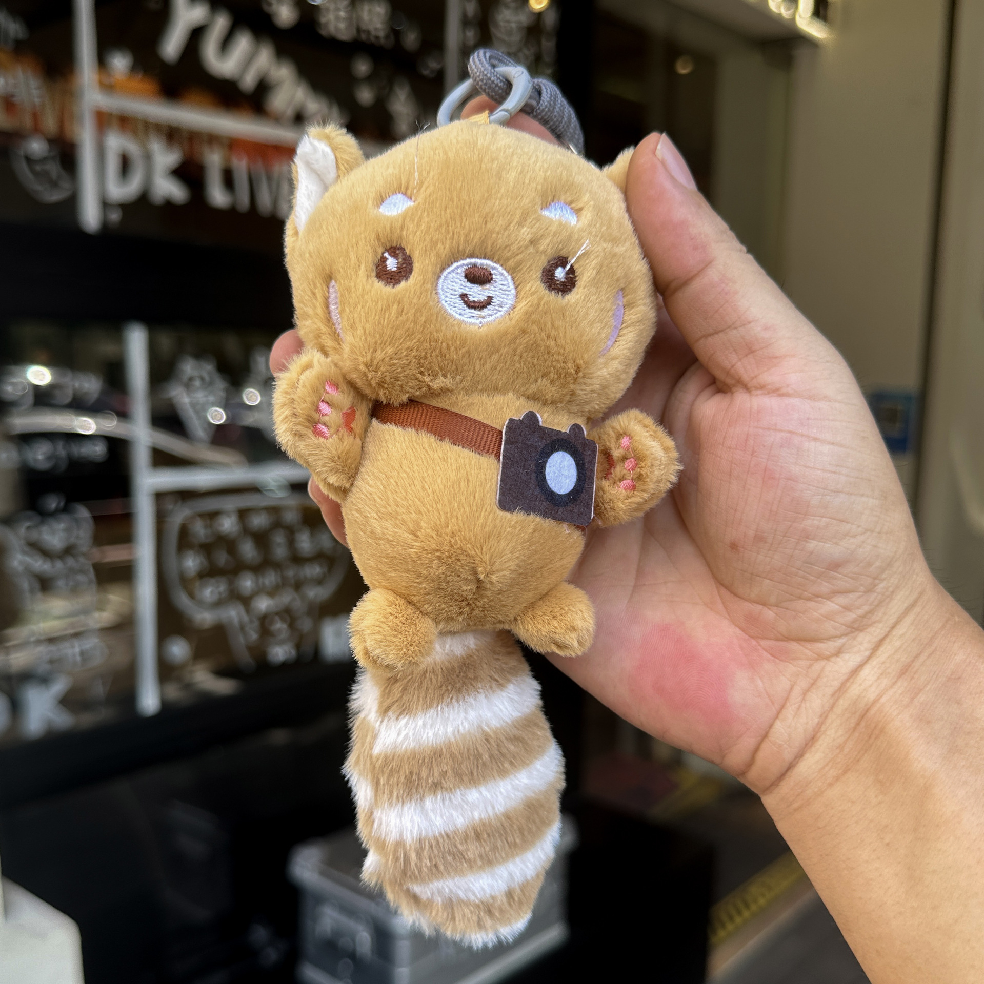 Cross-border bestsellers: Cute cartoon big-tail raccoon pendants, bags, keychains, plush pendants, ornaments, toys pic 3