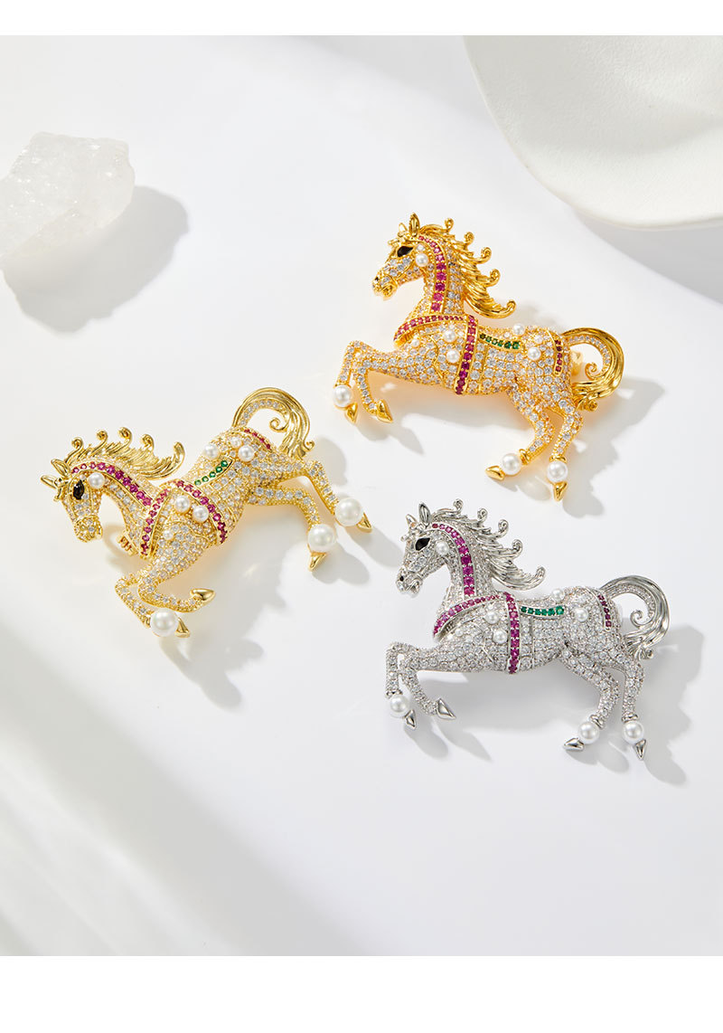 The Year of the Horse brings good luck. Light luxury zirconium galloping horse brooch, copper alloy real gold electroplated hook, dual-purpose zodiac horse brooch pic 13