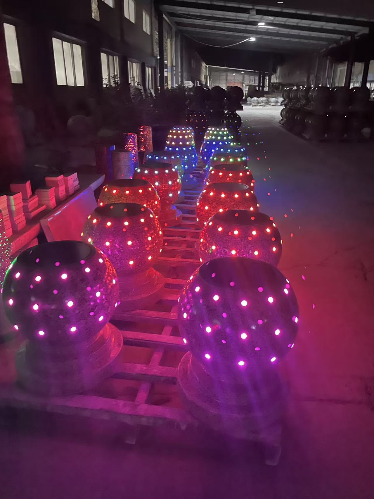 Solar energy luminous stone ball commercial Plaza Luminous vehicle barrier stone ball roadblock anti-collision mobile phone charging smart stone pier pic 6