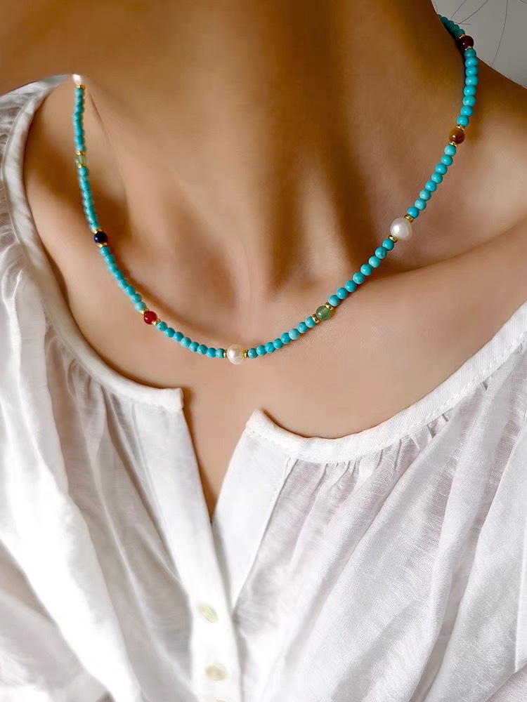 Natural stone turquoise beaded necklace, niche design, high-end collarbone chain, new Chinese style, fresh and delicate handcrafted necklace for women pic 3