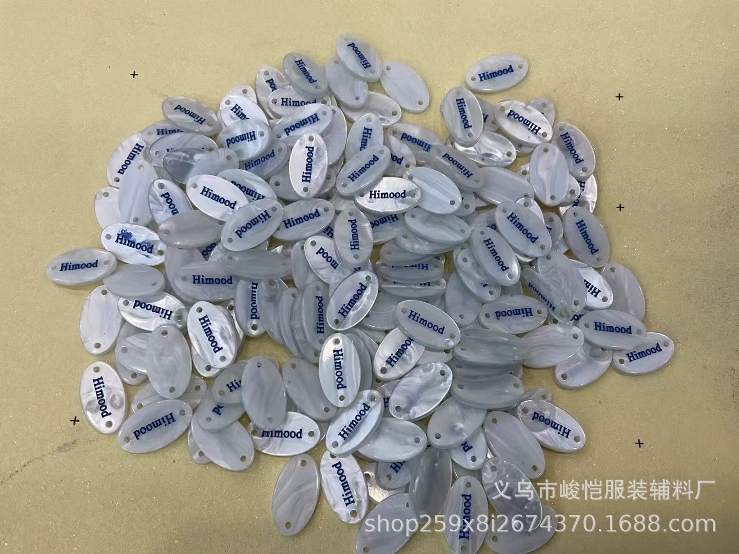 新品爆款仿贝树脂红色双孔服装辅料毛衣袜子针织衫上衣DIY装饰标详情5