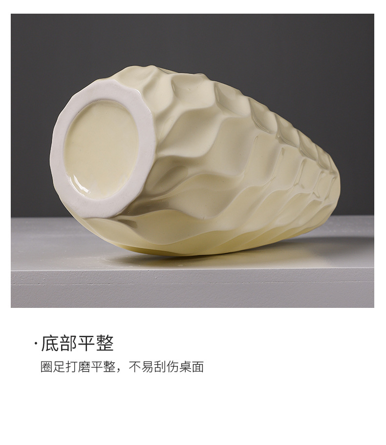 On December 9, 2025, a cream-style ins French ceramic vase with a sense of high-end hydroponic rose flowers, a home dried flower decorative item pic 7