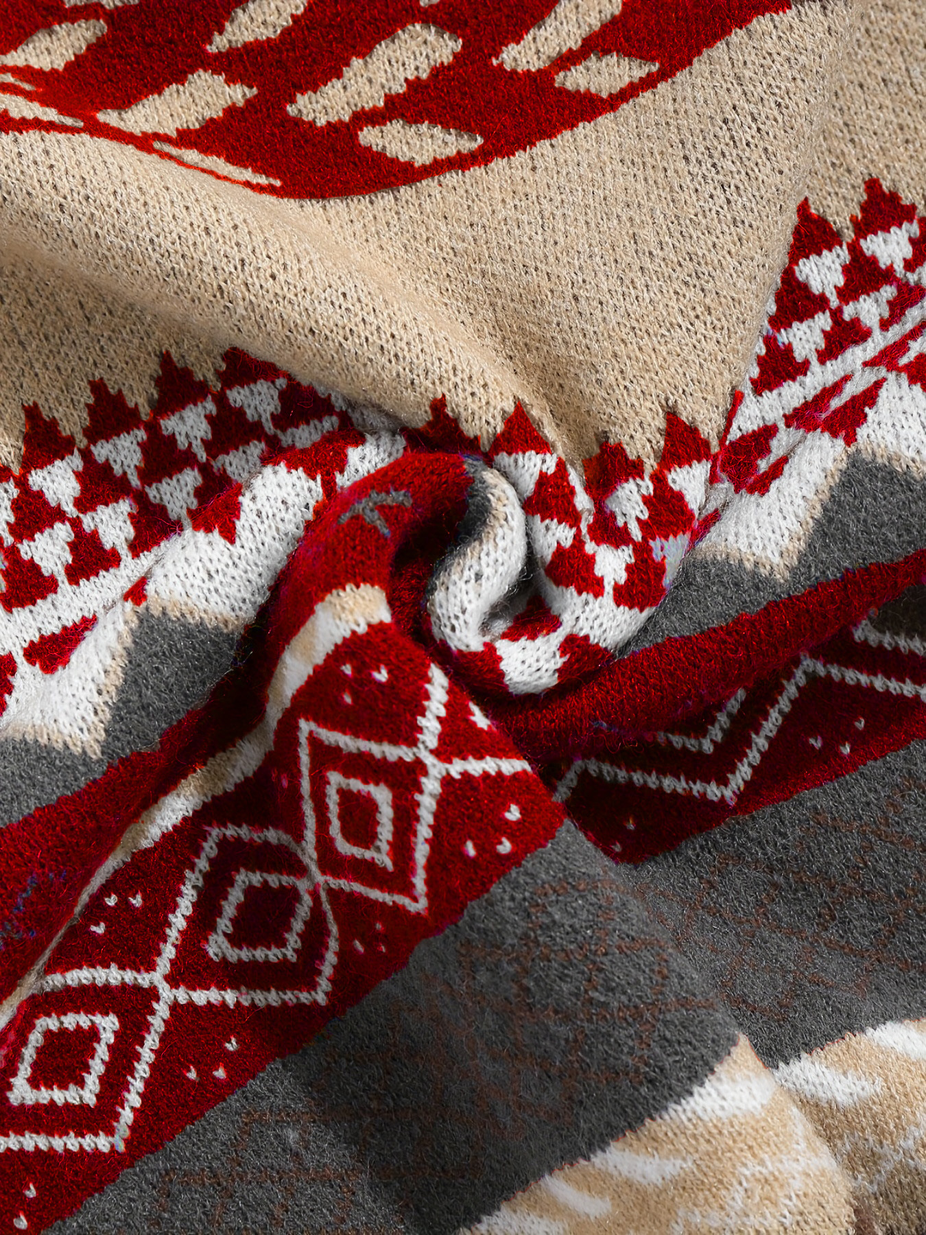 The new autumn and winter warm, soft and retro knitted sweater with a pullover, round neck and long sleeves, and a contrasting color diamond-shaped pattern sweater is versatile for women pic 17