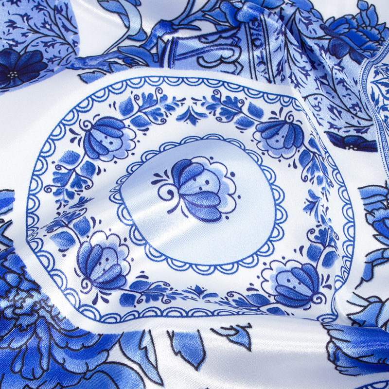 国潮90cm大方巾女士围巾 中国风青花瓷印花头巾缎面披肩色丁围巾批发详情7