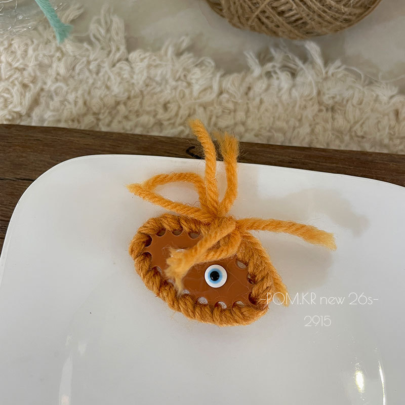 pom.kr新款秋冬创意复古毛绒绒几何边夹可爱碎发刘海夹百搭鸭嘴夹详情11